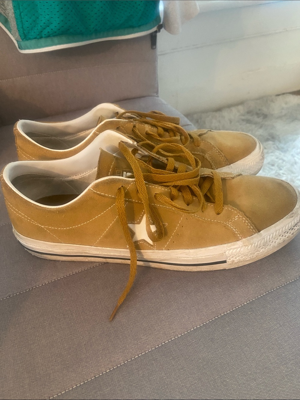 Converse low tops Sz 11